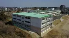 写真:増築した黒内小学校(西側から鳥瞰)