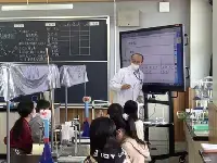 写真:市費負担教科担任による授業の様子1