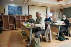 質疑する参加者